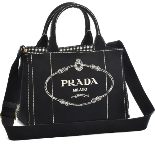 prada5.webp