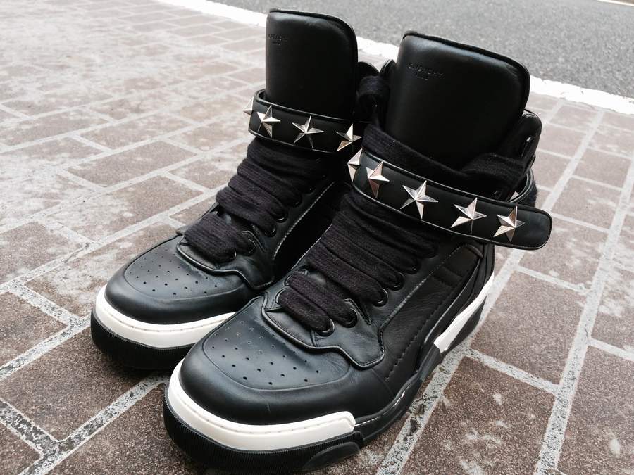 原宿店】大人気！！GIVENCHY(ジバンシー)スタースタッズハイカット