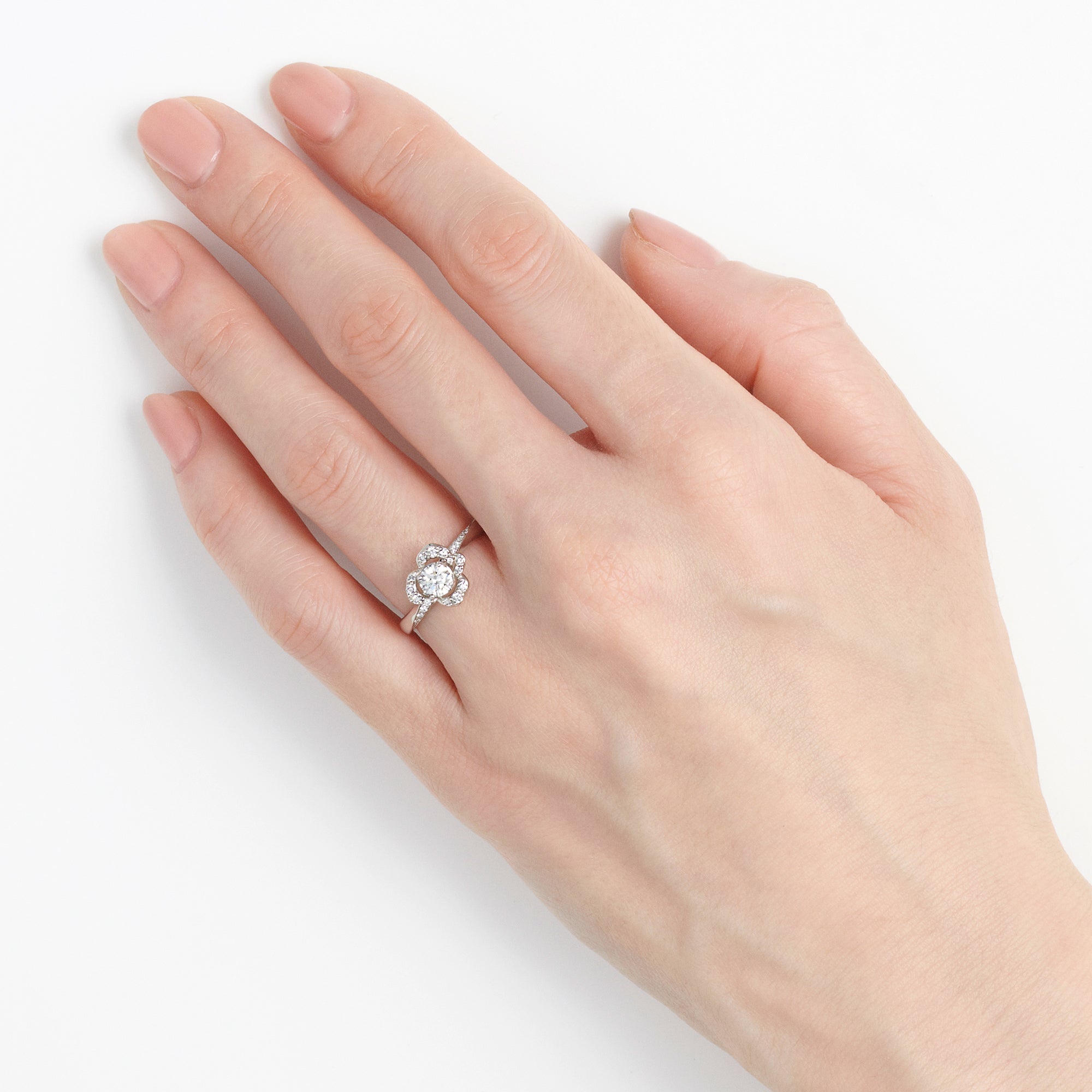 クリスティーヌ エンゲージメントリング (AE_R8227) | ヴァンドーム