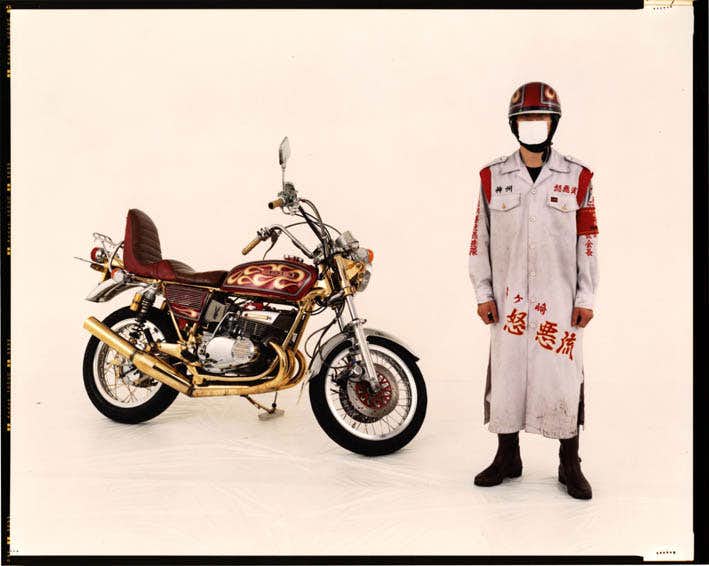 吉永マサユキ写真展「族」（GALLERY ZERO）｜美術手帖