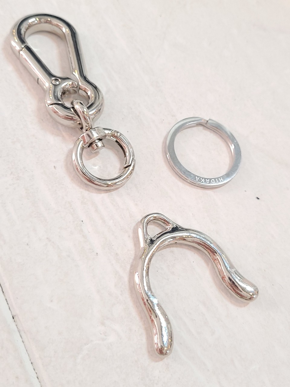 HIDAKA(ヒダカ) 公式取り扱い ショップ から 全国に オンライン 通販