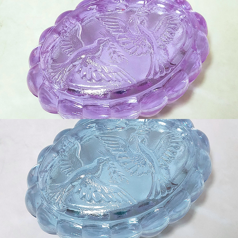 チェコガラス 蓋付小物入れ アレキサンドライトパープル｜色が変わる2