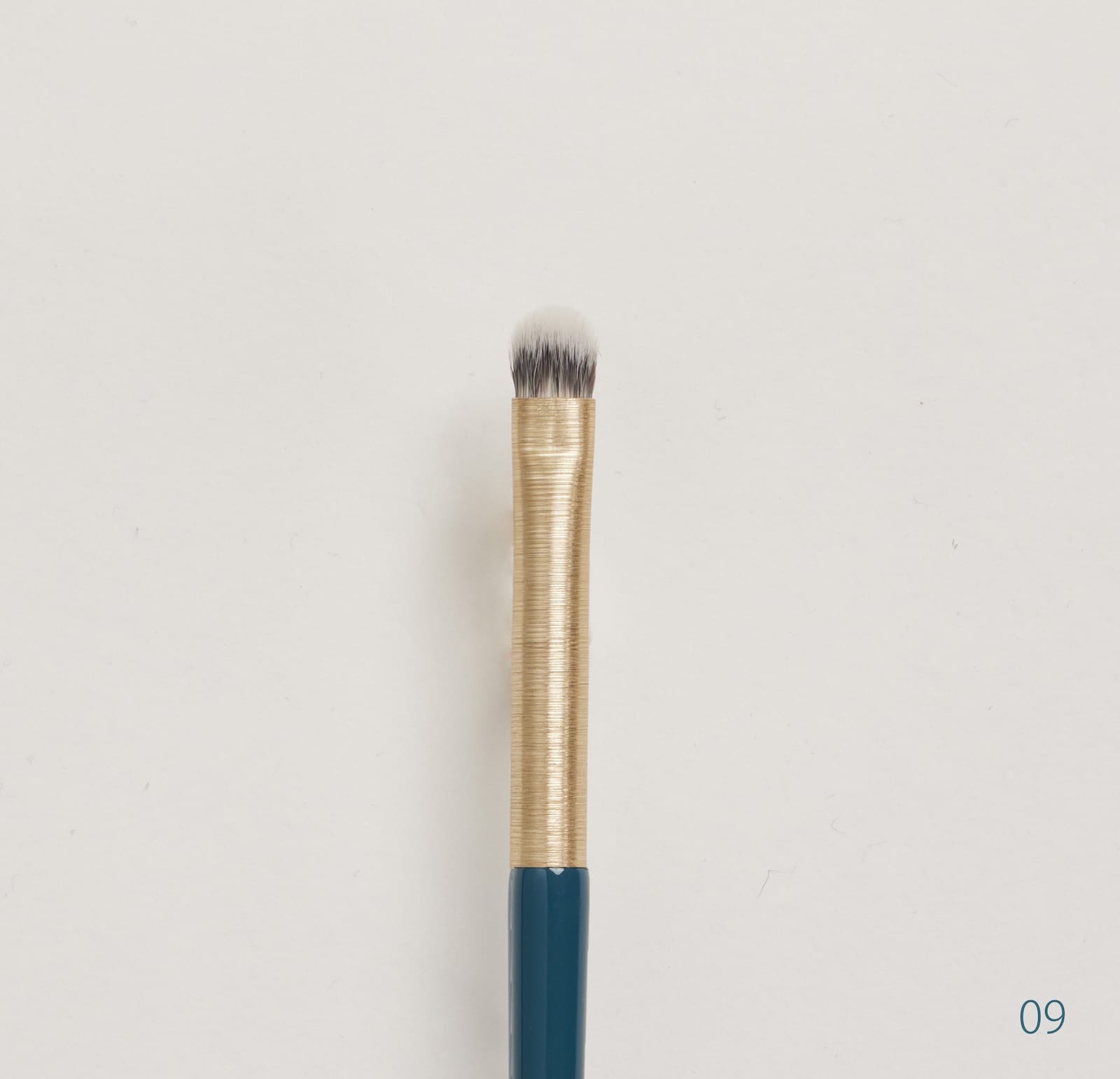 AMBITION MAKE UP BRUSH – BYTF