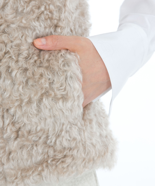 自由区（ジユウク）の「テディファー ベスト（ダウンベスト）」 - WEAR