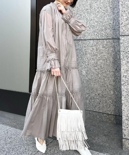 anuans（アニュアンス）の「ティアードボリュームワンピース