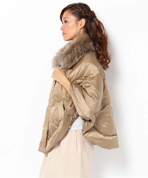 GRACE CONTINENTAL（グレースコンチネンタル）の「ダウンポンチョ