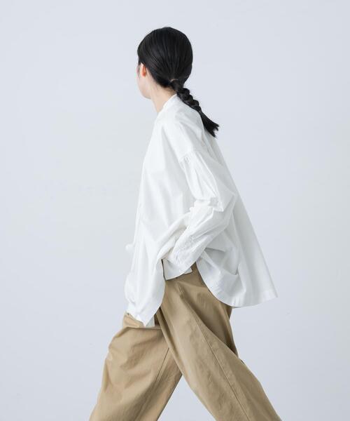 かぐれ（カグレ）の「コットンスモッキングブラウス（シャツ/ブラウス