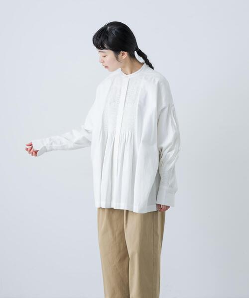 かぐれ（カグレ）の「コットンスモッキングブラウス（シャツ/ブラウス