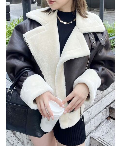 MURUA（ムルーア）の「ショートエアリーフェイクムートンジャケット