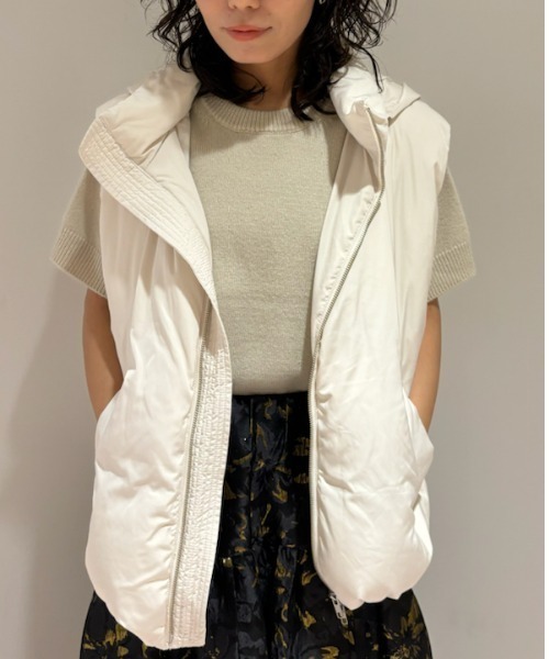 Mila Owen（ミラオーウェン）の「フード付きパテッドフレンチダウン