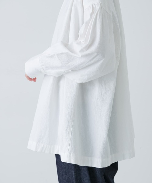 かぐれ（カグレ）の「コットンギャザースタンドカラーブラウス（シャツ