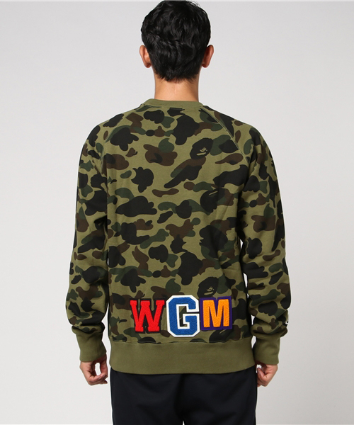 A BATHING APE（アベイシングエイプ）の「1ST CAMO SHARK CREWNECK M