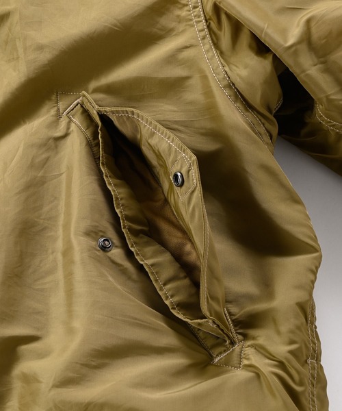 45R（フォーティファイブアール）の「ナイロン×ボアの908ダンボカラー