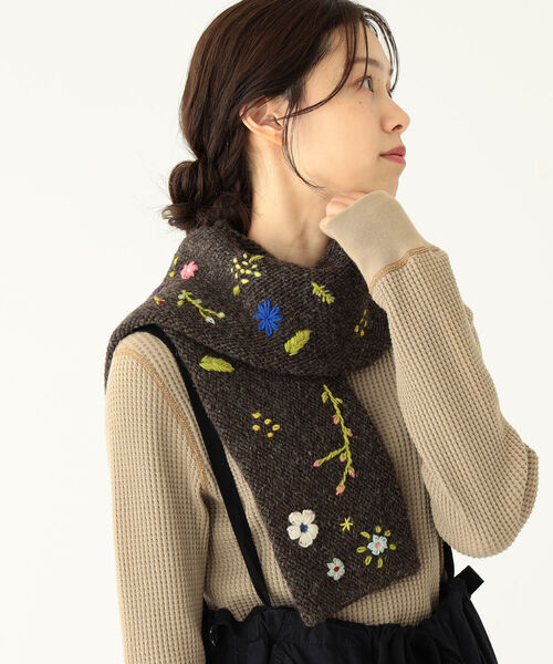 BEAMS BOY（ビームスボーイ）の「BEAMS BOY / 手編み 花刺繍 マフラー