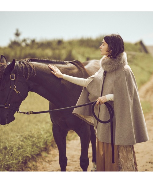 ウール100% ｜ リアルフォックスファー付きケープコート ｜ レディース