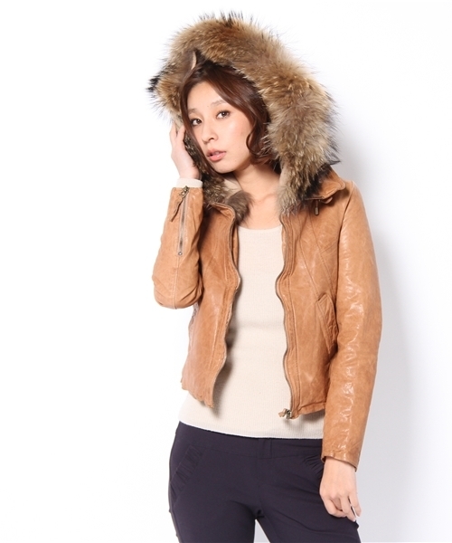 goa（ゴア）の「ラクーンファー付レザーフードジャケット（ライダース