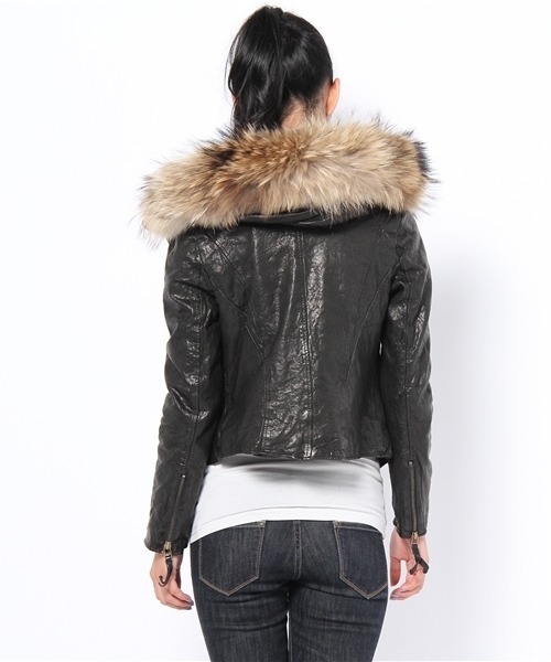 goa（ゴア）の「ラクーンファー付レザーフードジャケット（ライダース
