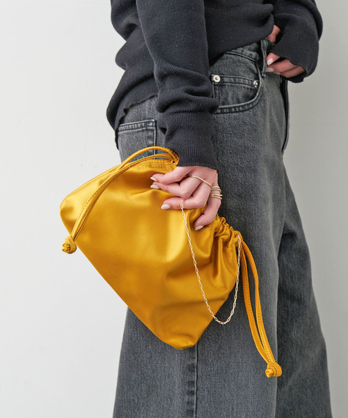 Deuxieme Classe（ドゥーズィエムクラス）の「CELERI SATIN MINI POUCH