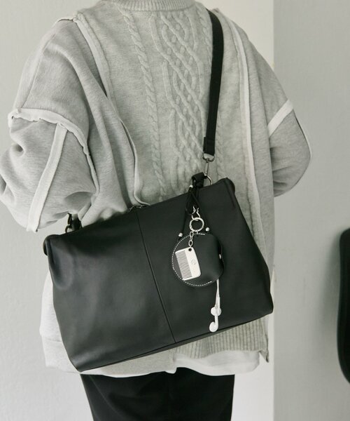 本革/A4サイズ対応》2wayスクエアショルダーバッグ（ショルダーバッグ