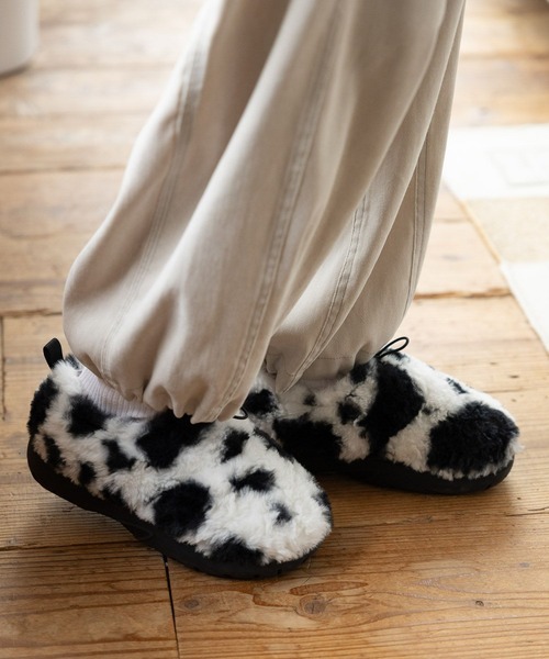 niko and（ニコアンド）の「オリジナルニコモコモックシューズ