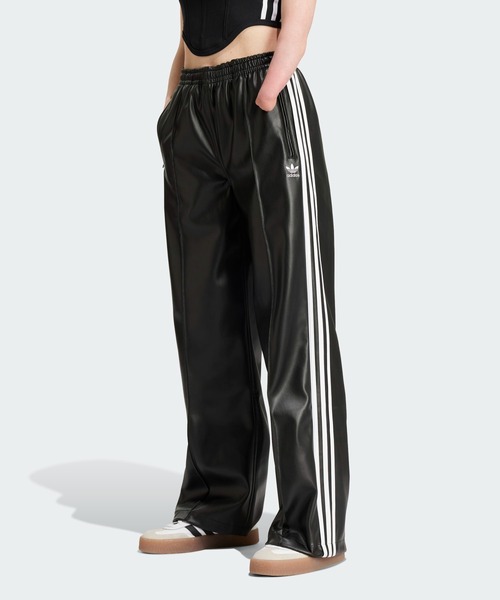 adidas（アディダス）の「ファイヤーバード プレザーパンツ