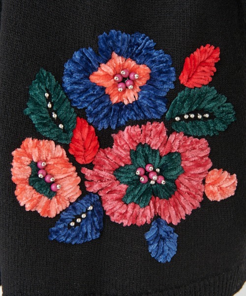 BEARDSLEY（ビアズリー）の「後ろに鮮やかな刺繍を施した裾モール刺繍