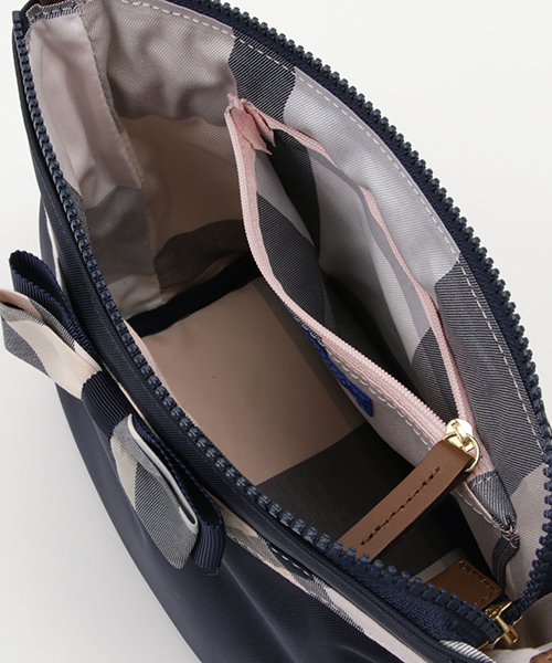 BLUE LABEL CRESTBRIDGE（ブルーレーベルクレストブリッジ）の