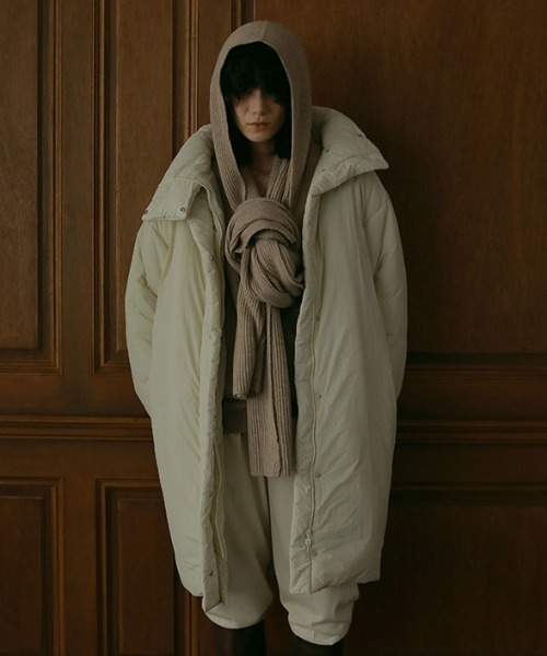ETRE TOKYO（エトレトウキョウ）の「スタンドネックパディングコート