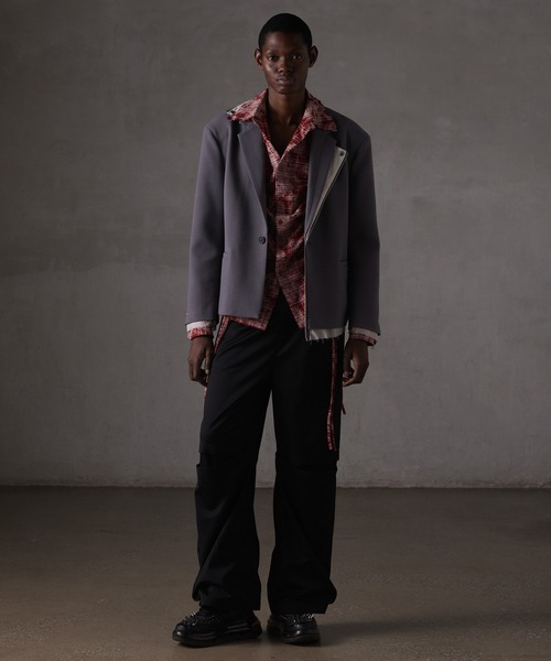 GRANCYシャーリングデザインラインストーングラフィックノースリーブT