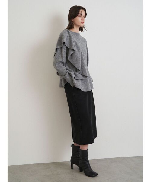 ELENDEEK（エレンディーク）の「ショルダーフリルペプラムニット