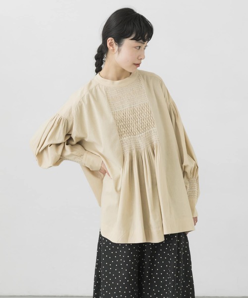 かぐれ（カグレ）の「コットンスモッキングブラウス（シャツ/ブラウス