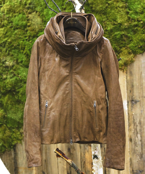 goa（ゴア）の「ｺﾞｰﾄﾚｻﾞｰﾋﾞｯｸﾌｰﾄﾞｼﾞｬｹｯﾄ（ライダースジャケット）」 - WEAR