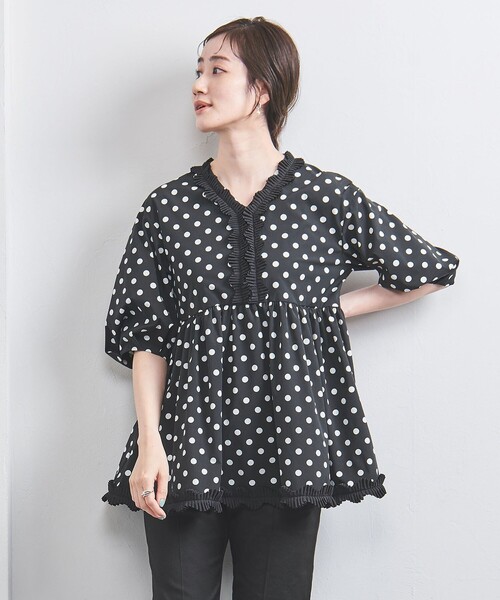 UNITED ARROWS（ユナイテッドアローズ）の「タック フリルVネック