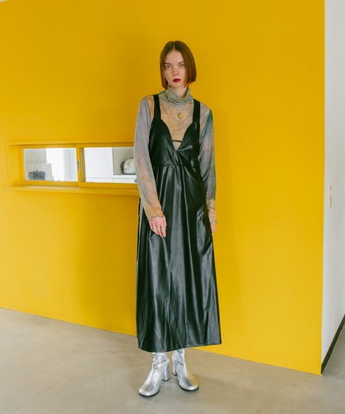 sahara（サハラ）の「Fake Leather Back Cross Dress / バックデザイン