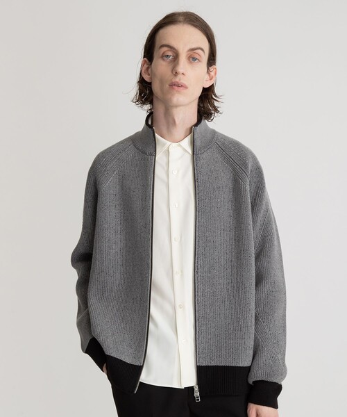 UNITED TOKYO（ユナイテッドトウキョウ）の「ラグランオーバー