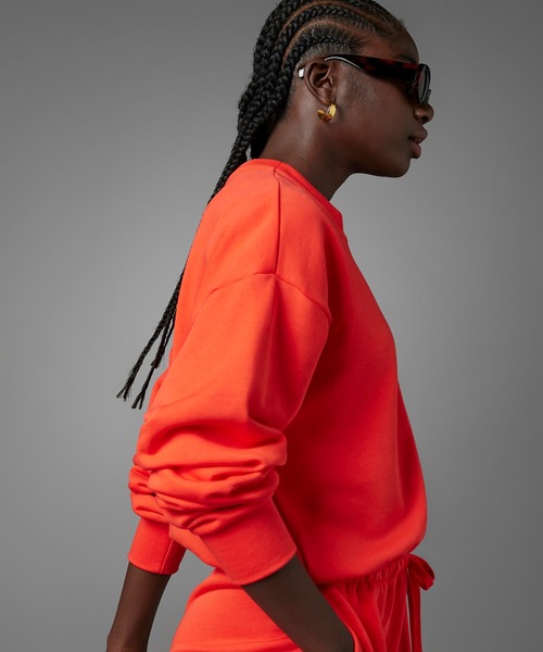 adidas（アディダス）の「バレンタインデー ジャンプスーツ