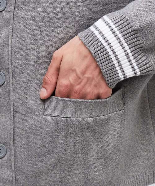 Calvin Klein（カルバン・クライン）の「バーシティ カーディガン