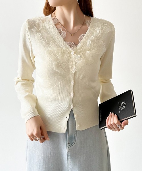 セール】品よく映える、レースデザイン。 レース刺繍Vネック