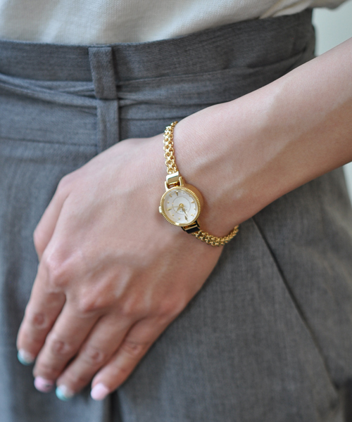 agete FIRST（アガットファースト）の「ラウンドフェイスジュエリー