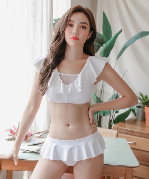 セール】フリルビキニ・ペプラムショーツ 水着2点セット（水着）｜Lace