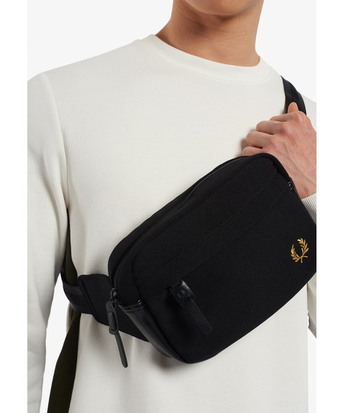FRED PERRY（フレッドペリー）の「Pique Crossbody Bag（ボディバッグ