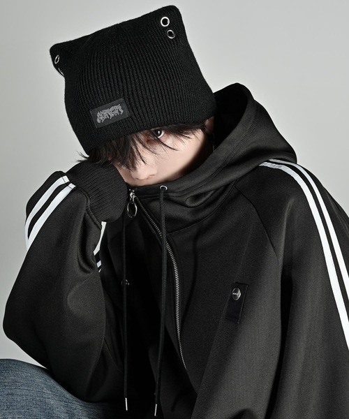 ADRER（アドラー）の「Cat ear metal eyelet knit beanie / キャット