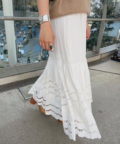 SHENERY（シーナリー）の「スカラップレースティアードスカート