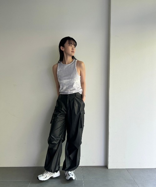 emmi（エミ）の「タックドロストフォルムカーゴパンツ（カーゴパンツ