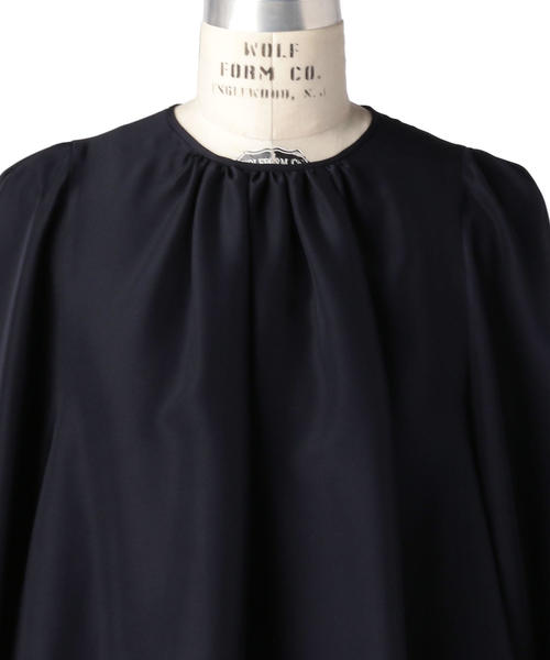 Drawer（ドゥロワー）の「Drawer シルクネイビーギャザーブラウス