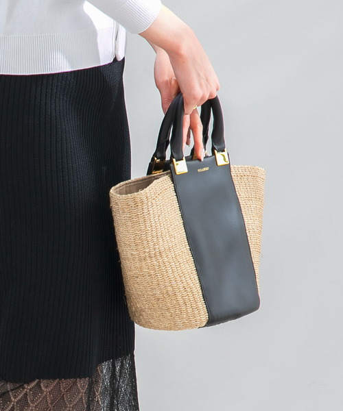 VIOLAd'ORO（ヴィオラドーロ）の「VIOLAd'ORO アバカレザー切替バッグ