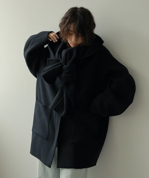 ETRE TOKYO（エトレトウキョウ）の「フーディーストールコクーンコート