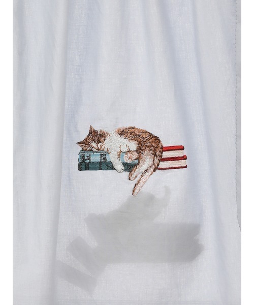 ピンクハウス 書斎の猫たち刺繍入りローンタブリエ