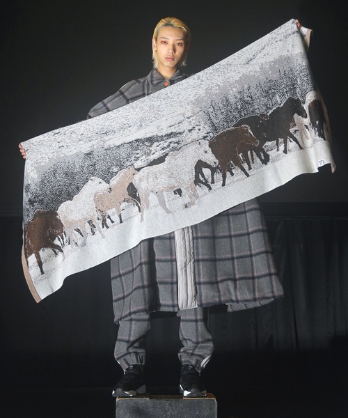 STORAMA（ストラマ）の「NIPPONIA KNIT STOLE/餓者髑髏 『歌川国芳