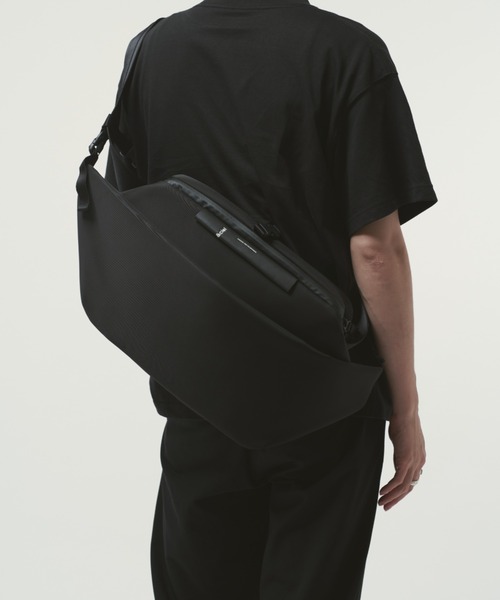 cote&ciel】 Isarau L Sleek Black（ショルダーバッグ）｜Cote&Ciel
